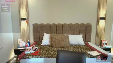 S A S H A R O S E online show from September 22, 12:36 pm