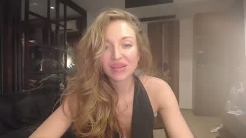 Snapshot of sashasweetsasha chatting on December 26, 3:31 pm Sasha online show from December 26, 3:31 pm
