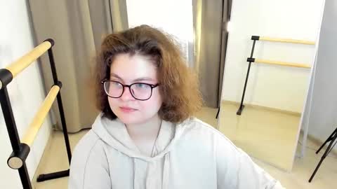 Snapshot of sashy_way chatting on September 17, 9:13 pm .Alexandra online show from September 17, 9:13 pm