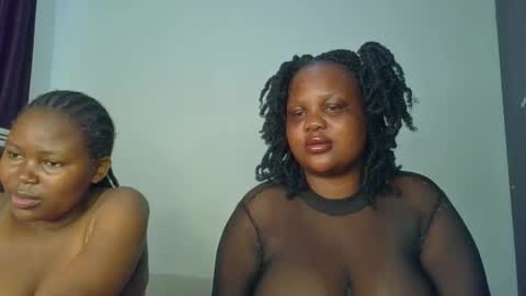 sassie_bee online show from December 20, 9:13 am