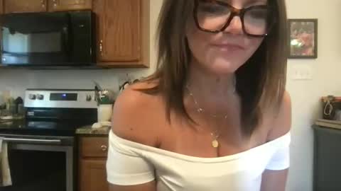 sassynsweetmilf online show from April 10, 5:19 pm