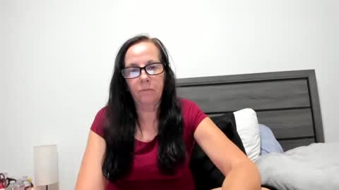 Snapshot of sassypeachgoddess chatting on October 20, 2:36 am Sassy Peach Goddess online show from October 20, 2:36 am