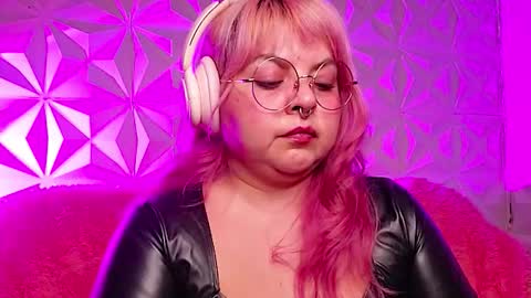 Gina George online show from February 25, 1:59 am