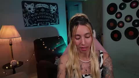 Snapshot of saucy_jenn1 chatting on March 9, 3:01 am I AM JENN online show from March 9, 3:01 am