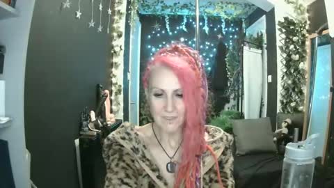 SaucySky online show from October 5, 10:37 pm