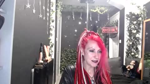 SaucySky online show from March 27, 8:20 pm