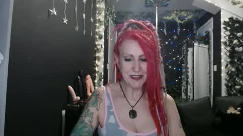 SaucySky online show from March 2, 9:30 pm