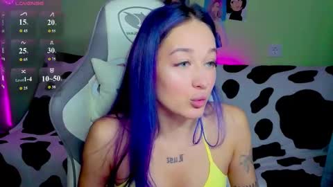 Snapshot of savage_lust_ chatting on October 6, 3:45 am Ariel online show from October 6, 3:45 am