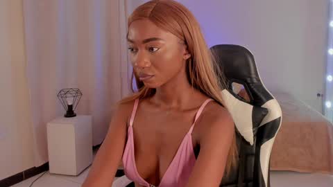 Savannahwildee online show from January 16, 11:48 am