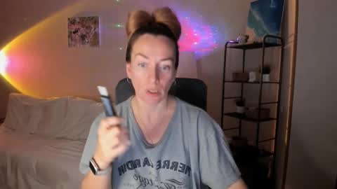 save the qween online show from November 8, 10:53 am