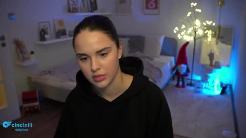 Naomi online show from December 11, 10:49 pm