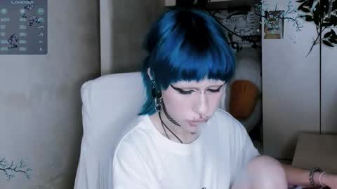 pronoun she. name Mary. age 21. online show from November 3, 6:56 pm