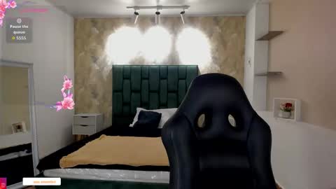 Saya Amaretto  online show from February 25, 9:35 pm