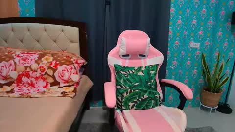 Snapshot of scar58 chatting on September 11, 2:34 am scarlett. online show from September 11, 2:34 am