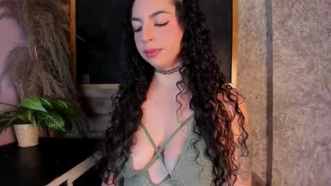 SCARLATTA DESIRE online show from March 18, 3:44 am