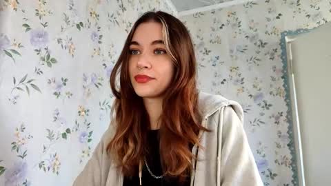 Snapshot of scarlet1flowers chatting on September 27, 9:38 am Kira online show from September 27, 9:38 am
