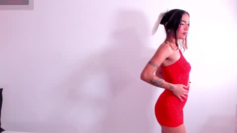 Snapshot of scarlet_castro chatting on December 5, 12:00 pm Scarlet online show from December 5, 12:00 pm