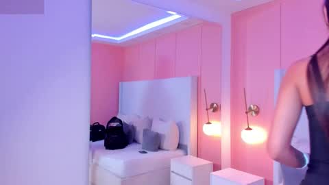 Scarlet online show from January 17, 7:43 pm