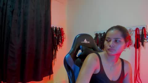 scarlet taylor kennedy online show from October 24, 1:01 am