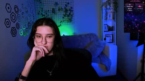 scarlet PVT is open online show from October 19, 12:23 am