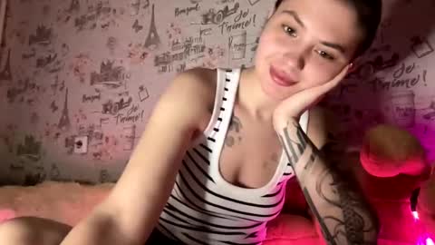 Snapshot of scarletpetal chatting on February 10, 11:15 am scarletpetal online show from February 10, 11:15 am