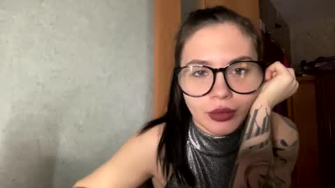Snapshot of scarletpetal chatting on January 26, 10:34 am scarletpetal online show from January 26, 10:34 am