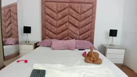 scarlett__noir online show from March 12, 12:24 am