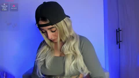 Snapshot of scarlett_collins_ chatting on October 4, 4:18 am SCARLETT COLLINS online show from October 4, 4:18 am