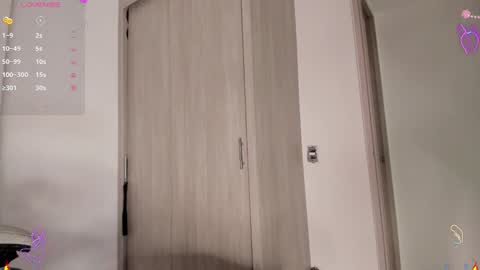 Scarlett Thumb up please help me 100 its important online show from December 24, 1:38 am