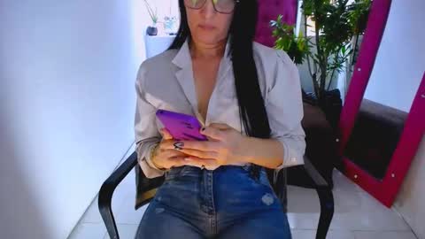 scarlet online show from November 29, 3:05 pm