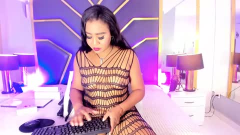 Snapshot of scarletthott1 chatting on February 1, 11:54 am Scarlett Hot online show from February 1, 11:54 am