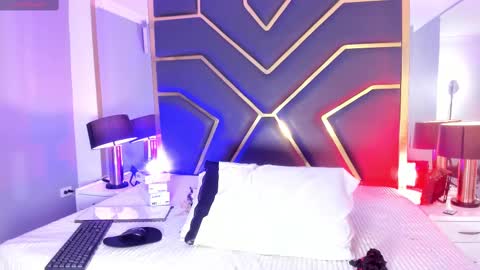 Snapshot of scarletthott1 chatting on February 15, 12:01 pm Scarlett Hot online show from February 15, 12:01 pm