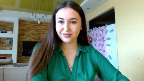 Elizabeth  online show from May 29, 8:12 am
