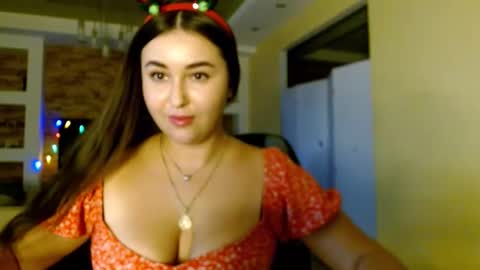 Elizabeth  online show from December 19, 1:14 pm