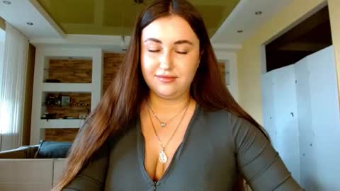 Elizabeth  online show from October 6, 6:41 am