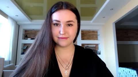 Elizabeth  online show from February 10, 1:01 pm