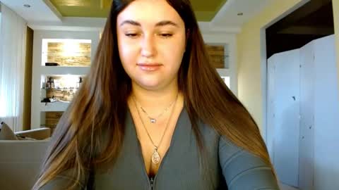 Elizabeth  online show from October 2, 7:02 am