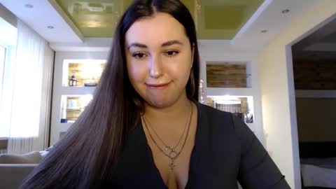 Elizabeth  online show from December 7, 8:55 am