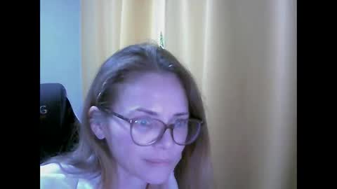 Snapshot of sea_dream chatting on September 19, 5:06 am SEA Dream online show from September 19, 5:06 am