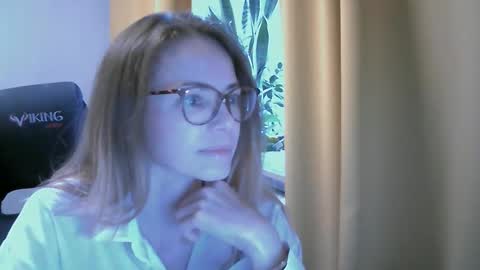 Snapshot of sea_dream chatting on September 23, 3:15 am SEA Dream online show from September 23, 3:15 am