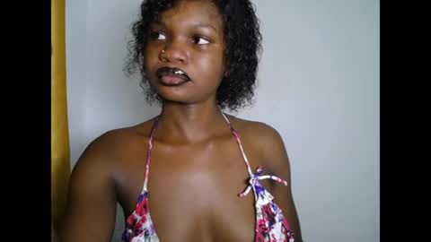 seductive_sugar247 online show from May 2, 2:37 am