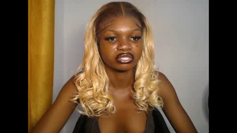 seductive_sugar247 online show from June 29, 1:44 pm