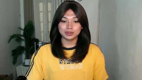 Deluxe online show from May 5, 8:17 am