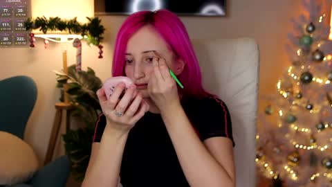 Snapshot of selena_lily chatting on December 14, 9:40 am Selena Lily online show from December 14, 9:40 am