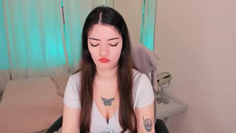 Snapshot of selena_wow_ chatting on October 23, 8:09 am Selena Follow Me online show from October 23, 8:09 am