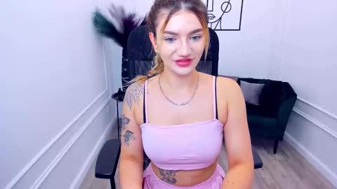 selenaemoore online show from September 17, 4:54 am