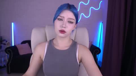 selenairis online show from November 19, 9:37 pm