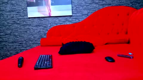 Selena Noir online show from December 17, 6:06 am