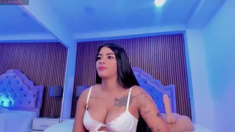 selenastonne online show from November 24, 10:45 pm