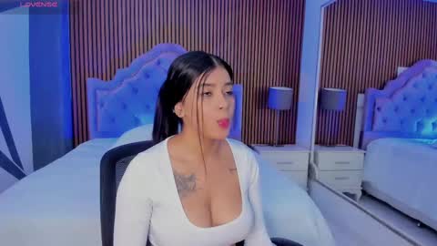 selenastonne online show from October 5, 10:15 pm